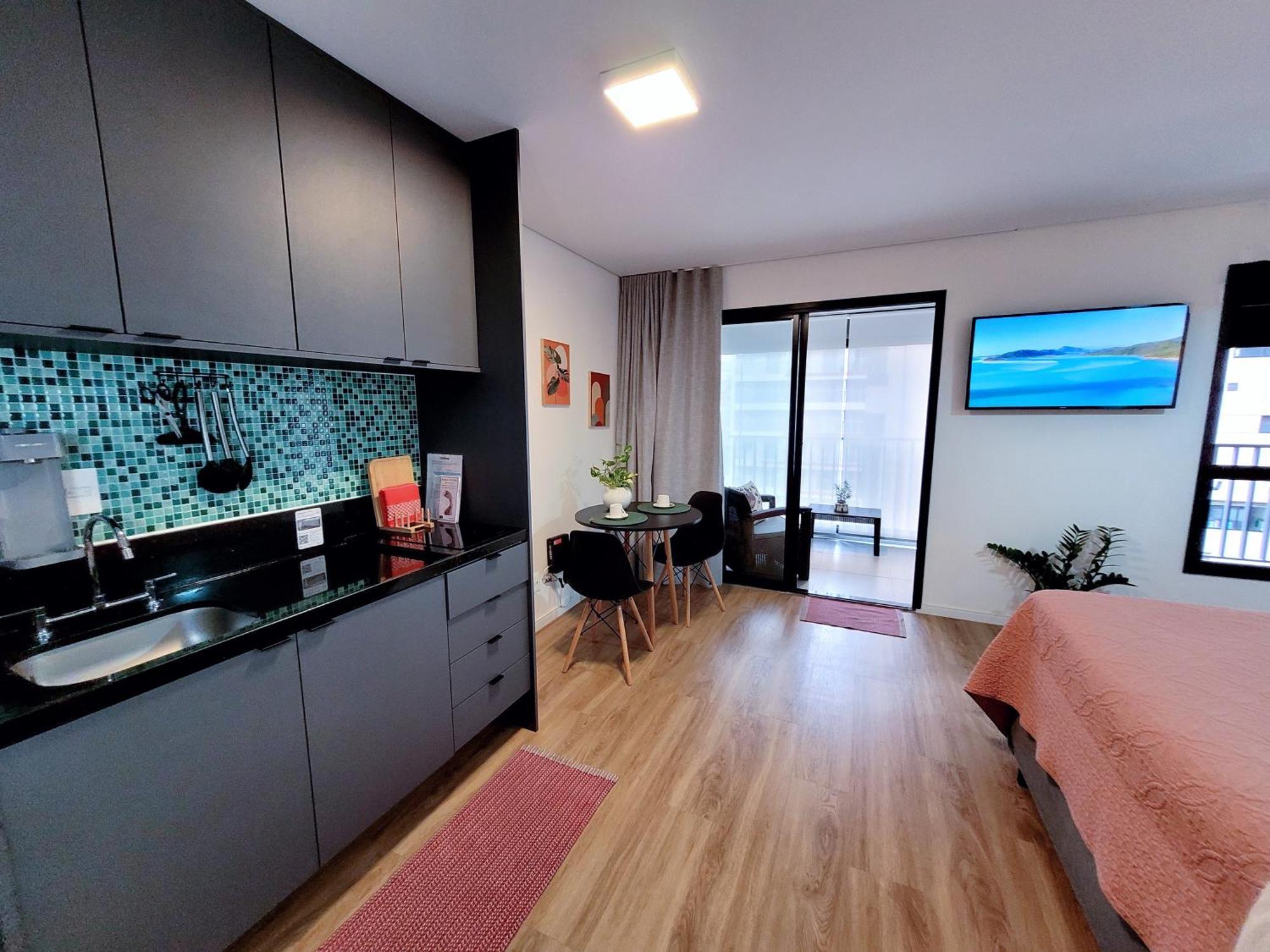 Charmoso Em Pinheiros 250 Metros Da Estacao Oscar Freire Hospital Clinicas Nubank Incor Paulista Apartamento São Paulo